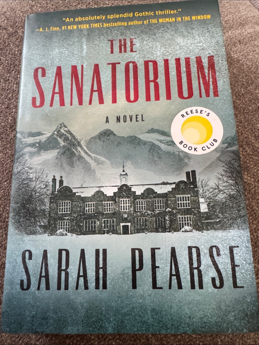Sarah Pearse - The Sanatorium (Blue-Green Cover)